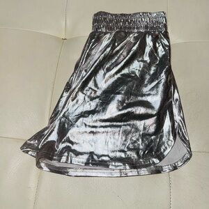 👑 NWOT SIZE LARGE Silver Metallic Women's Shorts